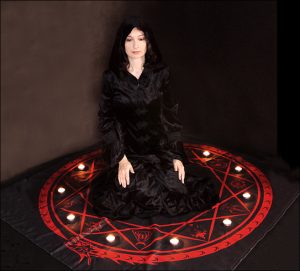 Qliphothic Magic Circle - Asenath Mason