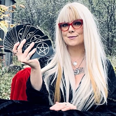 Maggie Moon - Tarot Readings
